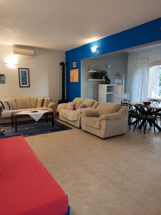Holiday Home With Free Parking By The Beach بريلا المظهر الخارجي الصورة