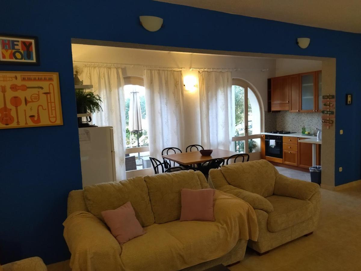 Holiday Home With Free Parking By The Beach بريلا المظهر الخارجي الصورة