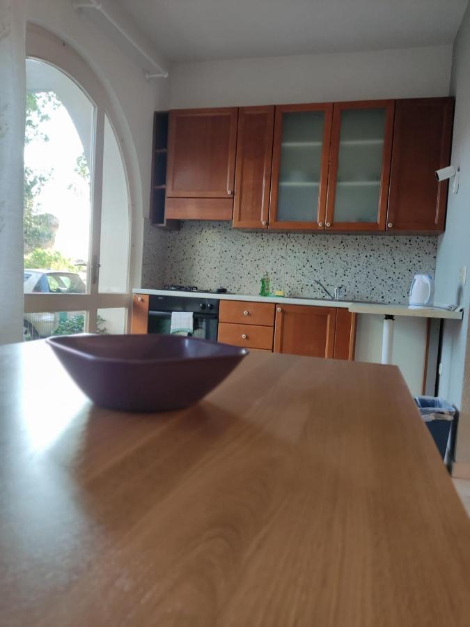 Holiday Home With Free Parking By The Beach بريلا المظهر الخارجي الصورة