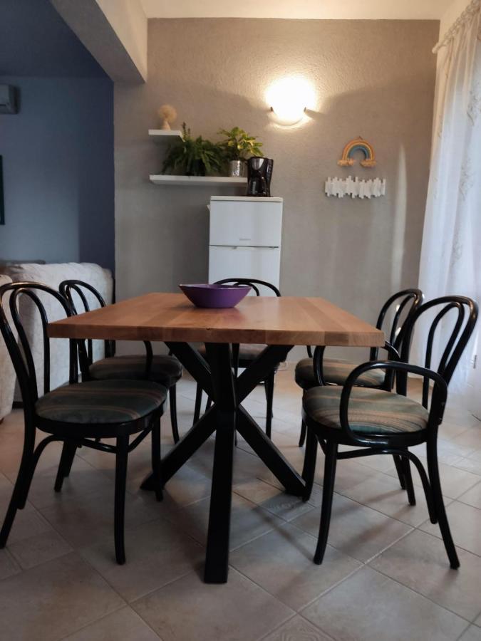 Holiday Home With Free Parking By The Beach بريلا المظهر الخارجي الصورة