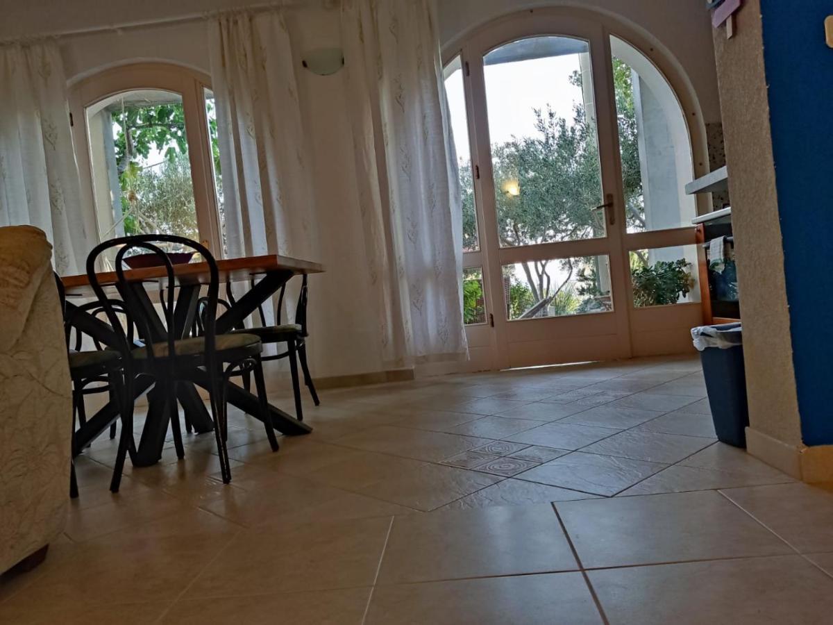 Holiday Home With Free Parking By The Beach بريلا المظهر الخارجي الصورة