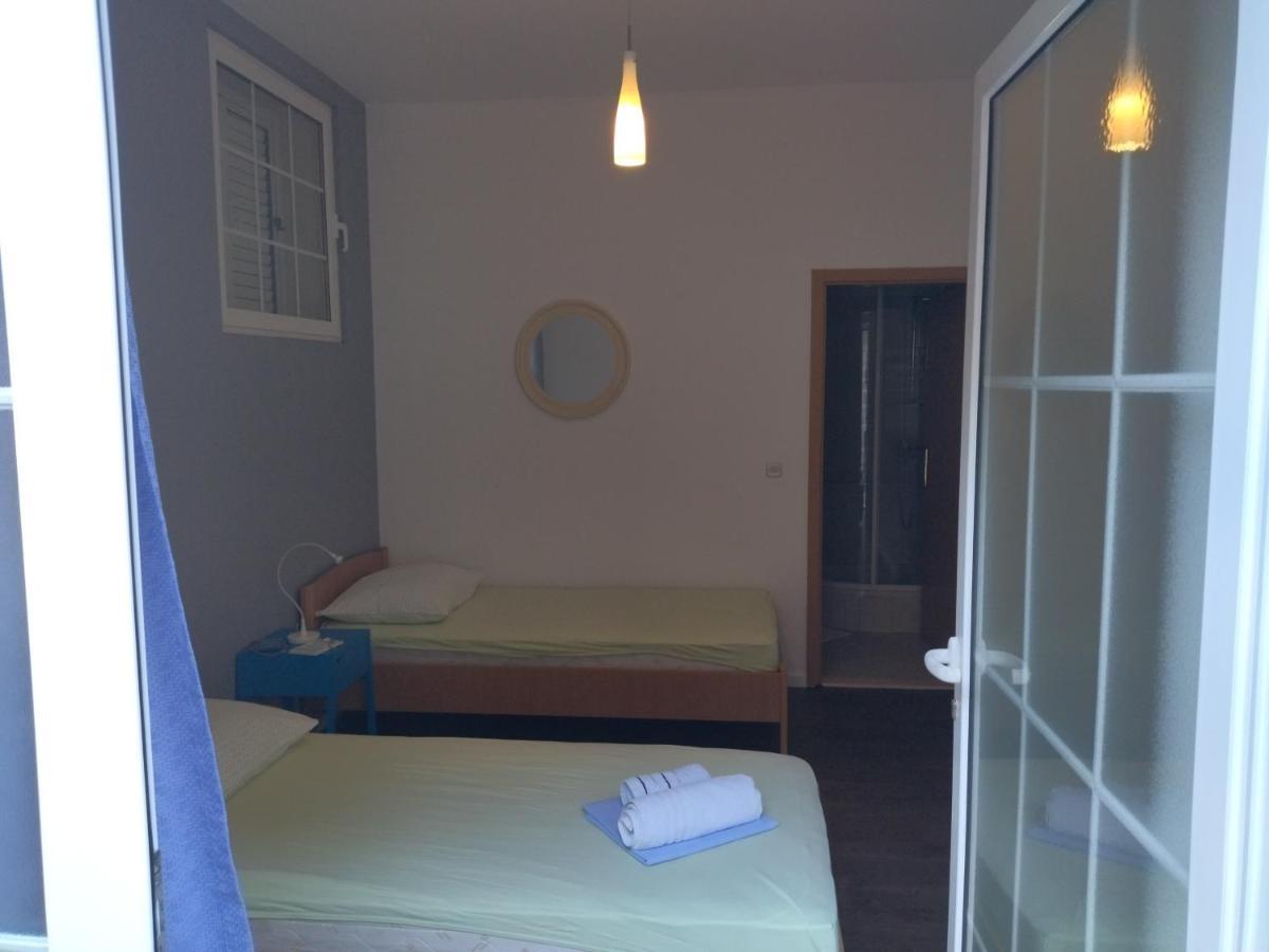 Holiday Home With Free Parking By The Beach بريلا المظهر الخارجي الصورة